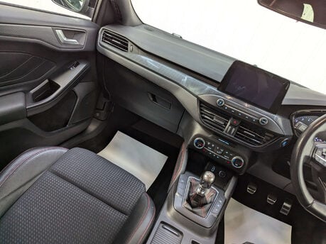 Ford Focus 1.0 Focus ST-Line X 5dr 47