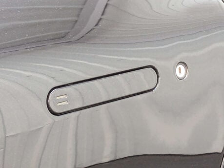 Aston Martin DB9 5.9 DB9 Auto 2dr 33