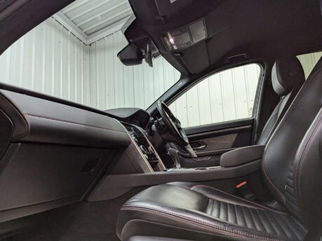 Land Rover Discovery Sport 2.0 Discovery Sport R-Dynamic SE D Auto 4WD 5dr 53