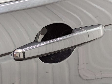 Land Rover Discovery Sport 2.0 Discovery Sport R-Dynamic SE D Auto 4WD 5dr 31