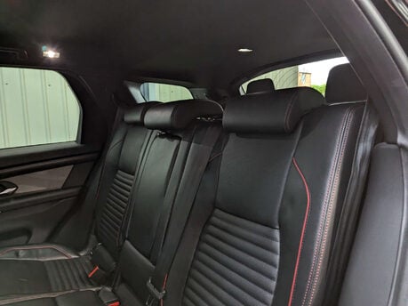 Land Rover Discovery Sport 2.0 Discovery Sport R-Dynamic SE D Auto 4WD 5dr 66