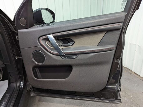 Land Rover Discovery Sport 2.0 Discovery Sport R-Dynamic SE D Auto 4WD 5dr 51