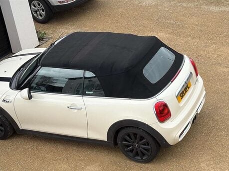 Mini Convertible 2.0 Cooper S 2dr 7
