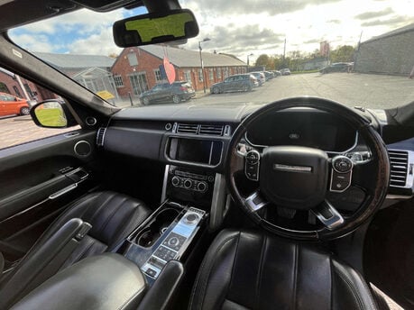 Land Rover Range Rover 3.0 Range Rover Autobiography SDV6 HEV Auto 4WD 5dr 28