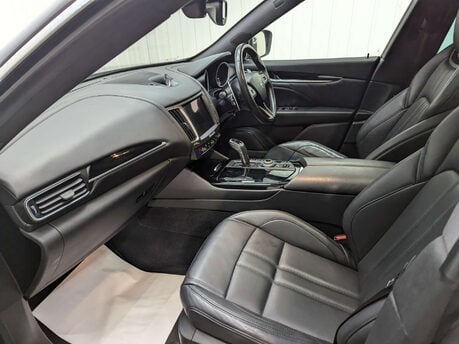 Maserati Levante 3.0 Levante GranSport V6 Auto 4WD 5dr 52