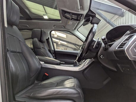 Land Rover Range Rover Sport 3.0 Range Rover Sport Autobiography Dynamic SDV6 Auto 4WD 5dr 52