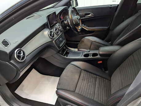Mercedes-Benz CLA Class 1.6 CLA 180 AMG Line Auto 4dr 54