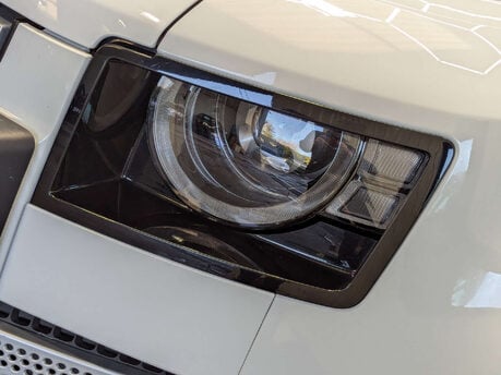 Land Rover Defender 2.0 Defender SE D Auto 4WD 5dr 28