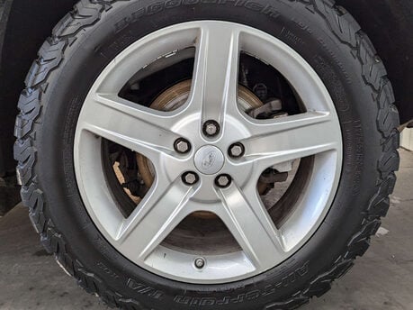 Land Rover Defender 2.0 Defender SE D Auto 4WD 5dr 30