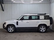Land Rover Defender 2.0 Defender SE D Auto 4WD 5dr 17