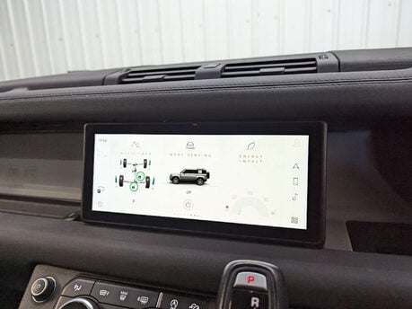 Land Rover Defender 2.0 Defender SE D Auto 4WD 5dr 91