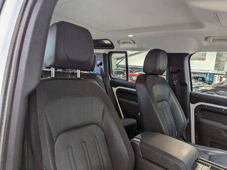 Land Rover Defender 2.0 Defender SE D Auto 4WD 5dr 50