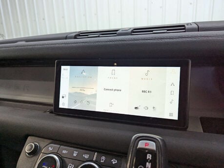 Land Rover Defender 2.0 Defender SE D Auto 4WD 5dr 84