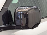 Land Rover Defender 2.0 Defender SE D Auto 4WD 5dr 29