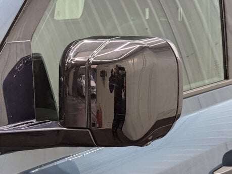 Land Rover Defender 2.0 Defender S D Auto 4WD 5dr 30