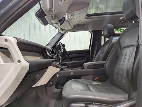 Land Rover Defender 2.0 Defender S D Auto 4WD 5dr 57