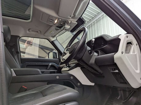 Land Rover Defender 2.0 Defender S D Auto 4WD 5dr 49