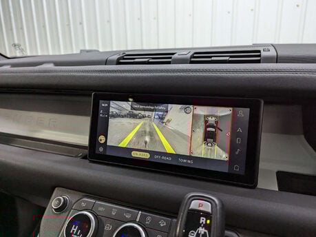 Land Rover Defender 2.0 Defender S D Auto 4WD 5dr 82