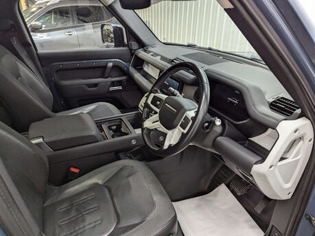 Land Rover Defender 2.0 Defender S D Auto 4WD 5dr 47