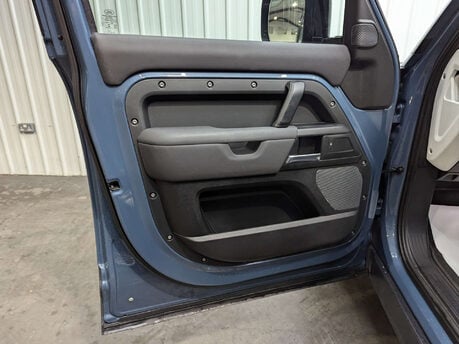 Land Rover Defender 2.0 Defender S D Auto 4WD 5dr 58