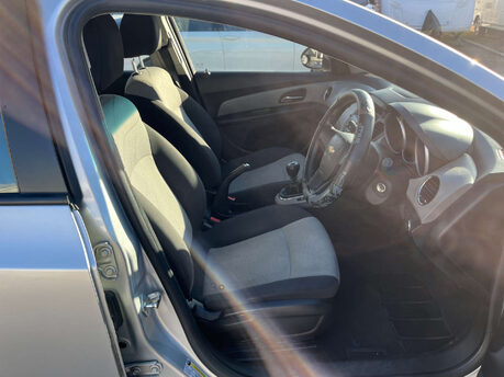 Chevrolet Cruze 1.6 Cruze LS 5dr 13