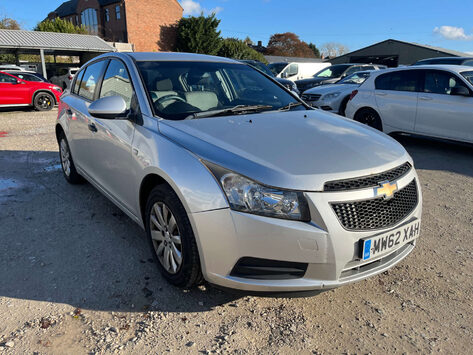 Chevrolet Cruze 1.6 Cruze LS 5dr