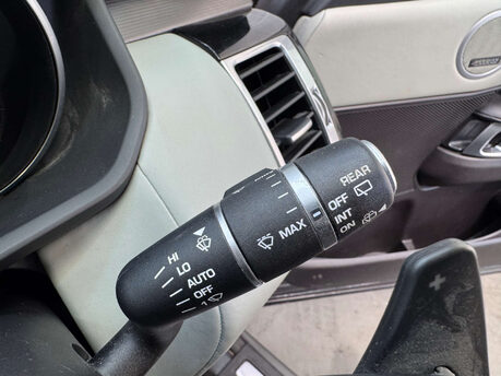 Land Rover Discovery 3.0 Discovery Luxury HSE TD6 Auto 4WD 5dr 77