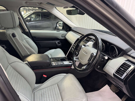 Land Rover Discovery 3.0 Discovery Luxury HSE TD6 Auto 4WD 5dr 45