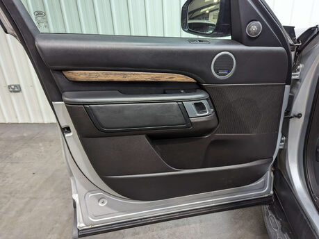 Land Rover Discovery 3.0 Discovery Luxury HSE TD6 Auto 4WD 5dr 58