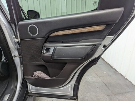 Land Rover Discovery 3.0 Discovery Luxury HSE TD6 Auto 4WD 5dr 64