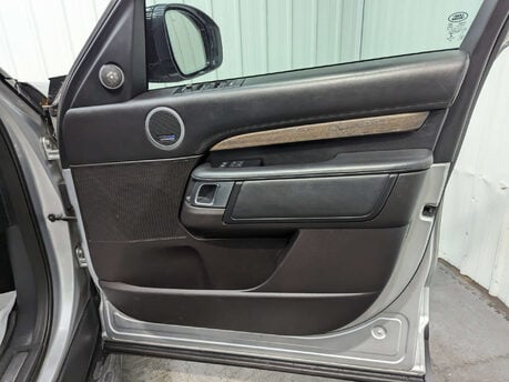 Land Rover Discovery 3.0 Discovery Luxury HSE TD6 Auto 4WD 5dr 52