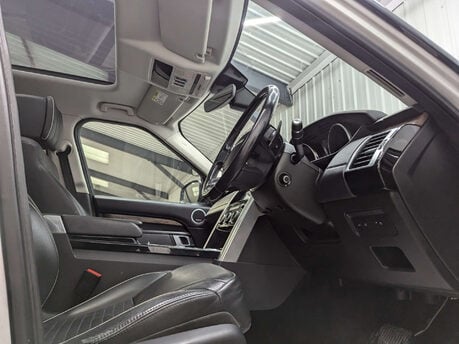 Land Rover Discovery 3.0 Discovery Luxury HSE TD6 Auto 4WD 5dr 49