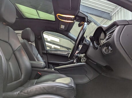 Porsche Macan 3.0 Macan S Semi-Auto 4WD 5dr 52