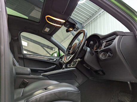 Porsche Macan 3.0 Macan S Semi-Auto 4WD 5dr 50