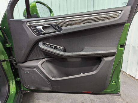 Porsche Macan 3.0 Macan S Semi-Auto 4WD 5dr 53