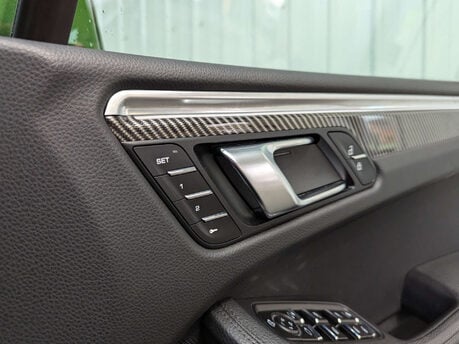 Porsche Macan 3.0 Macan S Semi-Auto 4WD 5dr 81