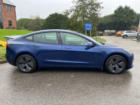 Tesla Model 3 Model 3 Long Range AWD 4WD 4dr 7