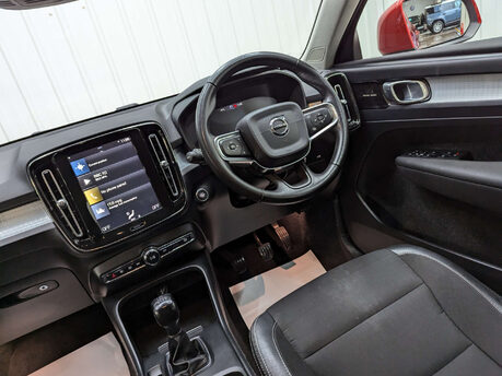 Volvo XC40 2.0 XC40 Momentum D3 5dr 49