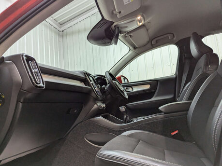 Volvo XC40 2.0 XC40 Momentum D3 5dr 57