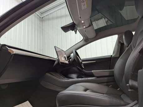 Tesla Model 3 Model 3 Long Range AWD 4WD 4dr 52