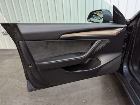 Tesla Model 3 Model 3 Long Range AWD 4WD 4dr 55