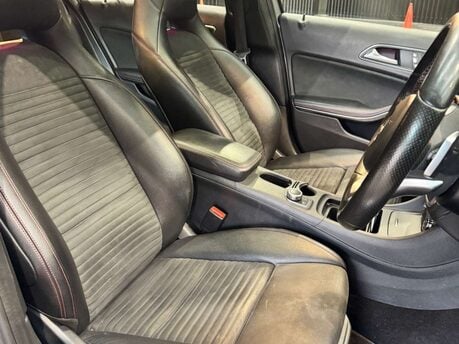 Mercedes-Benz A Class 1.6 A 200 AMG Line Premium+ Auto 5dr 4