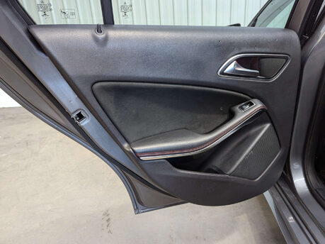 Mercedes-Benz A Class 1.6 A 200 AMG Line Premium+ Auto 5dr 71