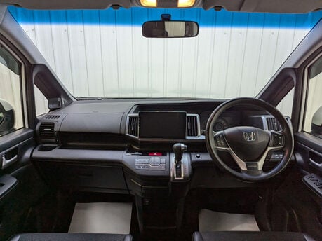 Honda Stepwagon 2.0 Automatic 2