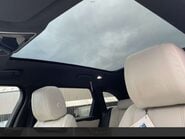 Land Rover Range Rover Velar 2.0 Range Rover Velar R-Dynamic SE D240 Auto 4WD 5dr 10