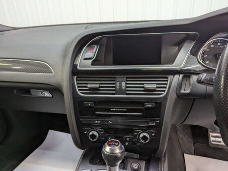 Audi A4 4.2 RS 4 FSI Quattro Auto 4WD 5dr 83