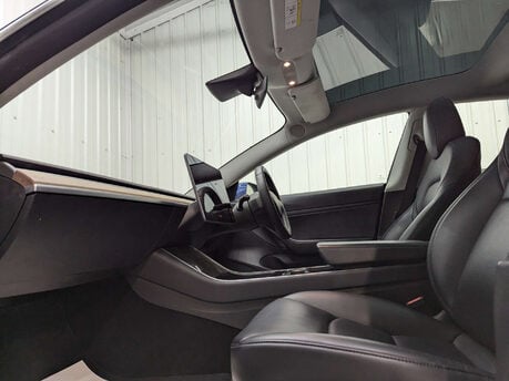 Tesla Model 3 Model 3 Long Range AWD 4WD 4dr 54