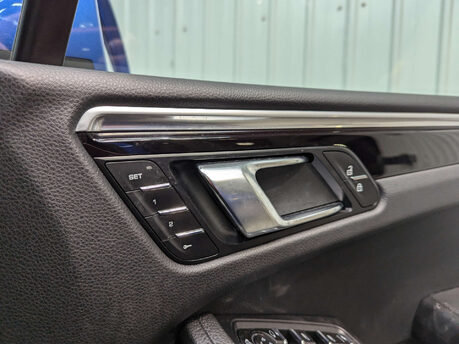 Porsche Macan 3.0 Macan S Semi-Auto 4WD 5dr 83