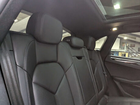 Porsche Macan 3.0 Macan S Semi-Auto 4WD 5dr 65