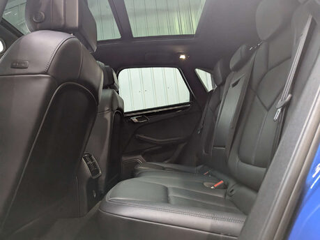 Porsche Macan 3.0 Macan S Semi-Auto 4WD 5dr 71